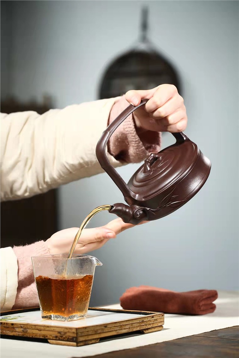 耿红军作品 扁竹提梁