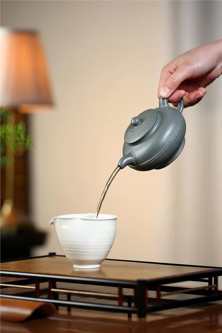 吴卫平作品 如意线圆