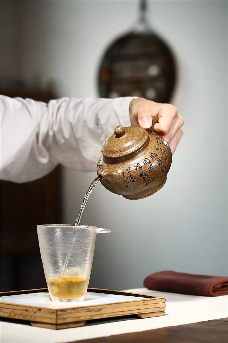 范振作品 掇只