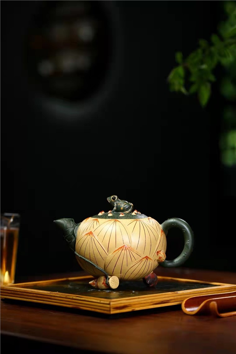 许时娟作品 青蛙莲子套组图片