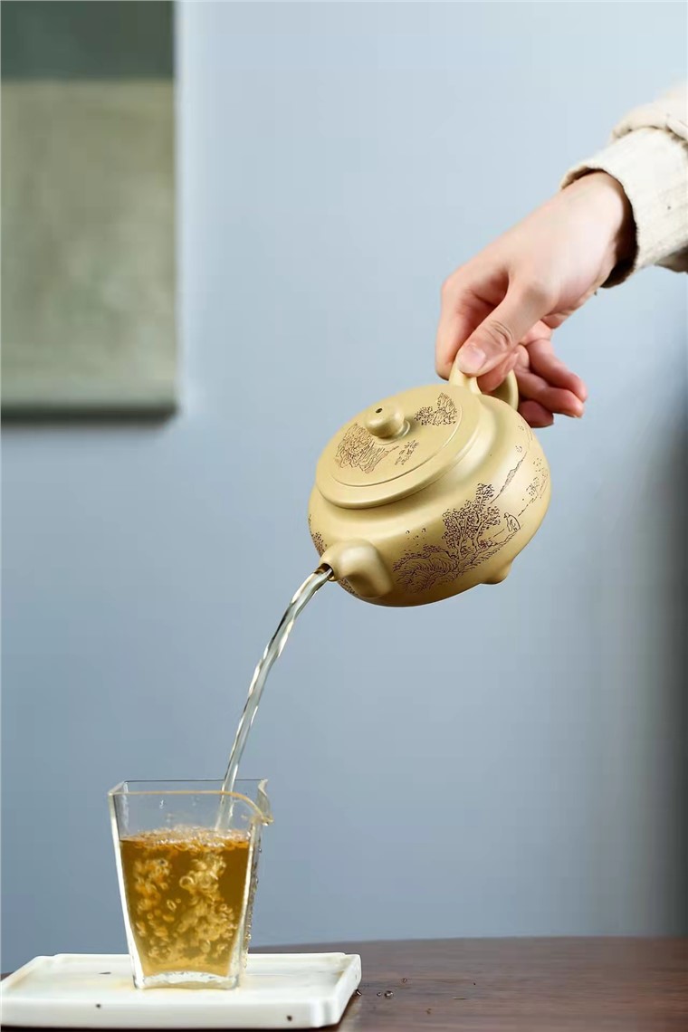 范振作品 山水周盘