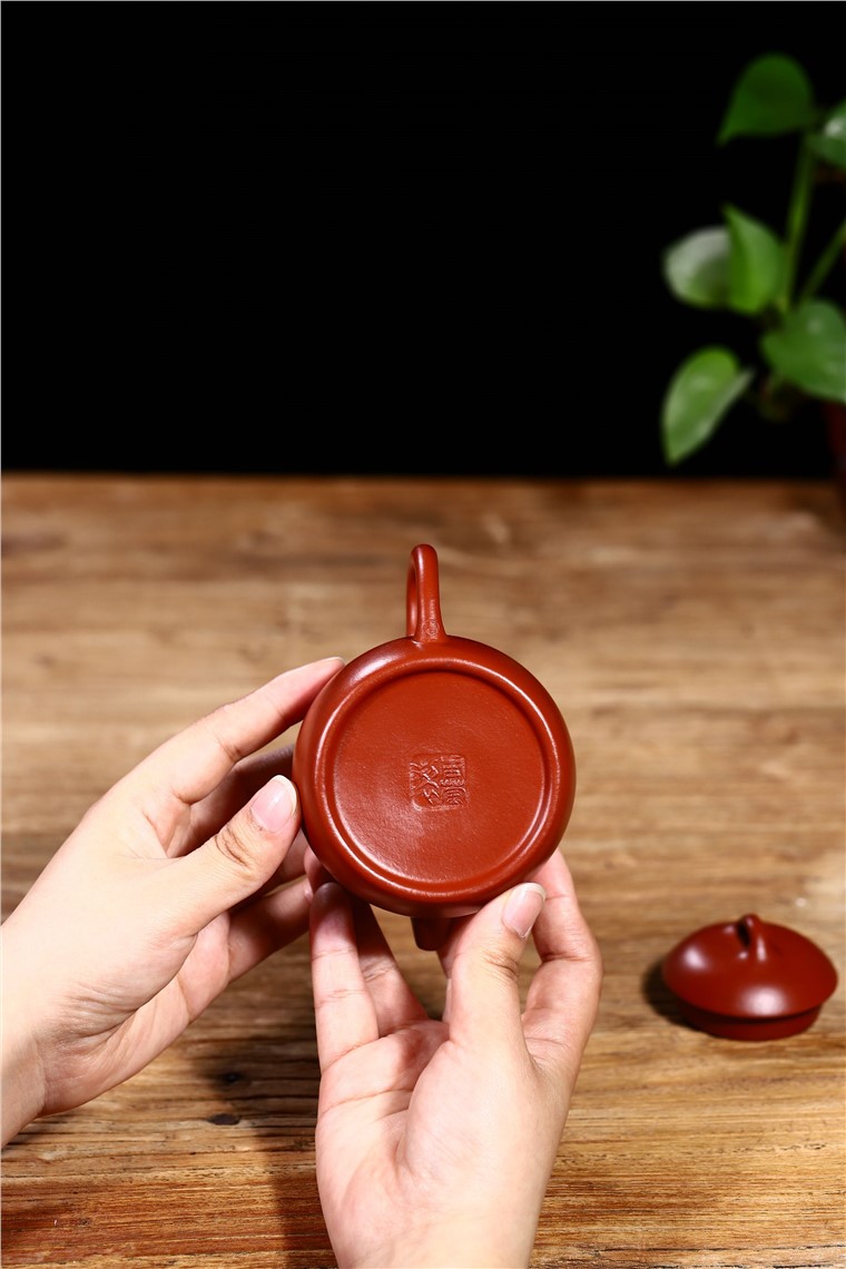 周莹作品 秦权