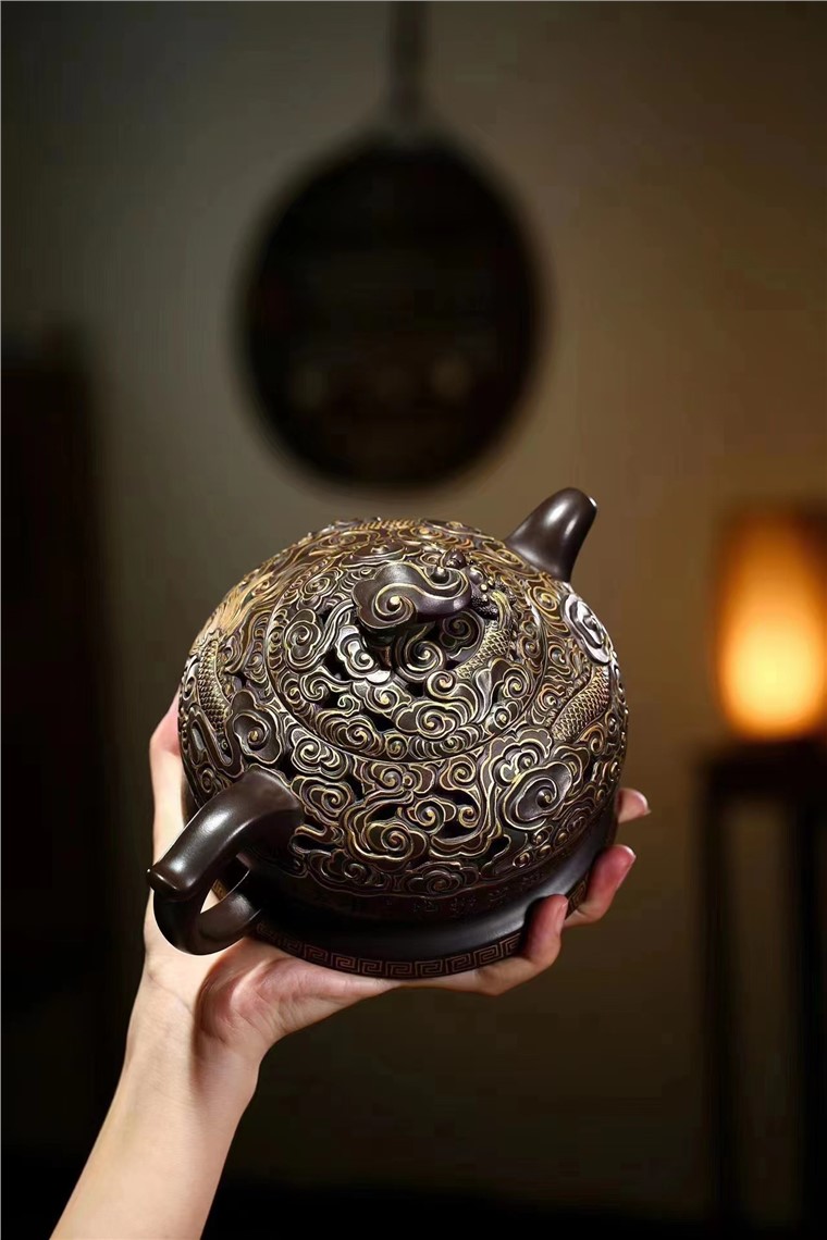 秦国萍作品 云海盘龙图片