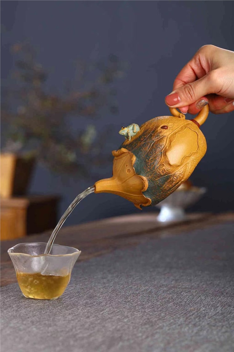 周龙华作品 荷塘清趣
