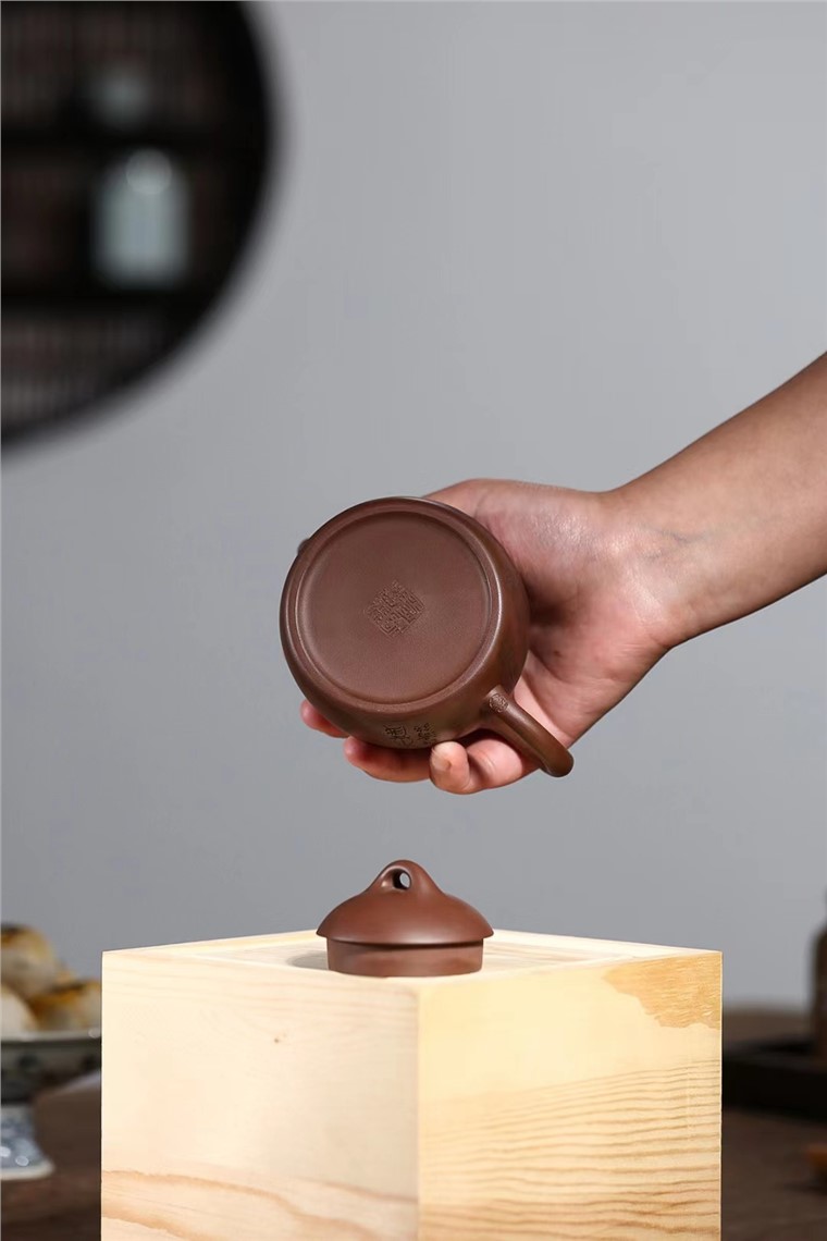 高爱春作品 秦权