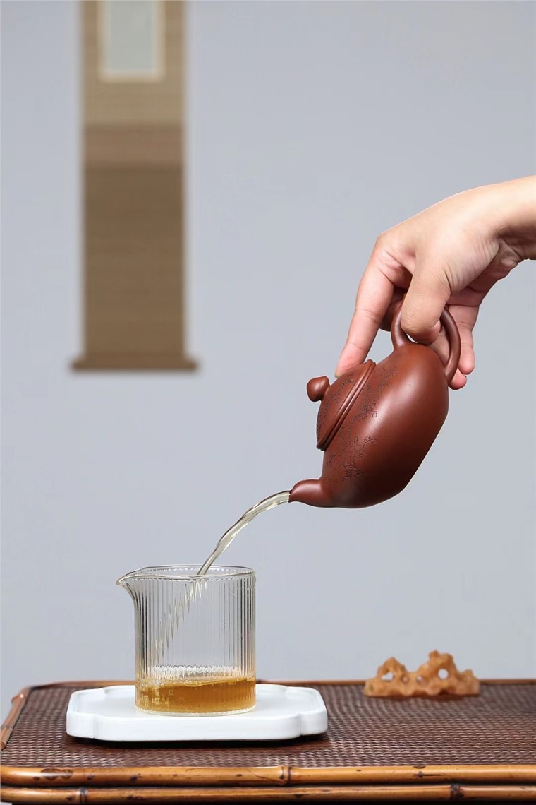 高爱春作品 寒梅