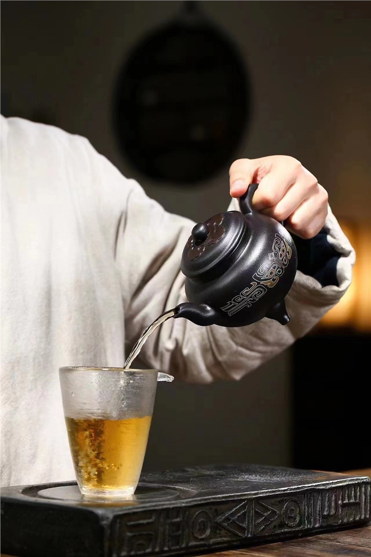 秦国萍作品 大彬如意
