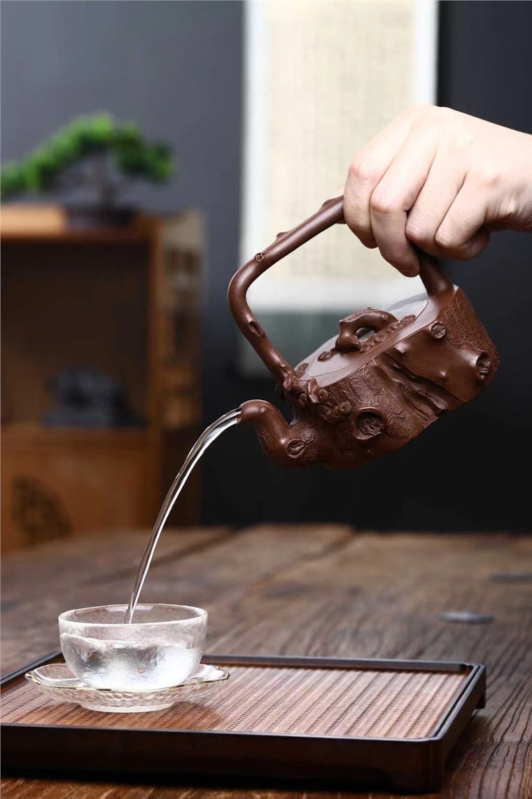 周龙华作品 松桩提梁