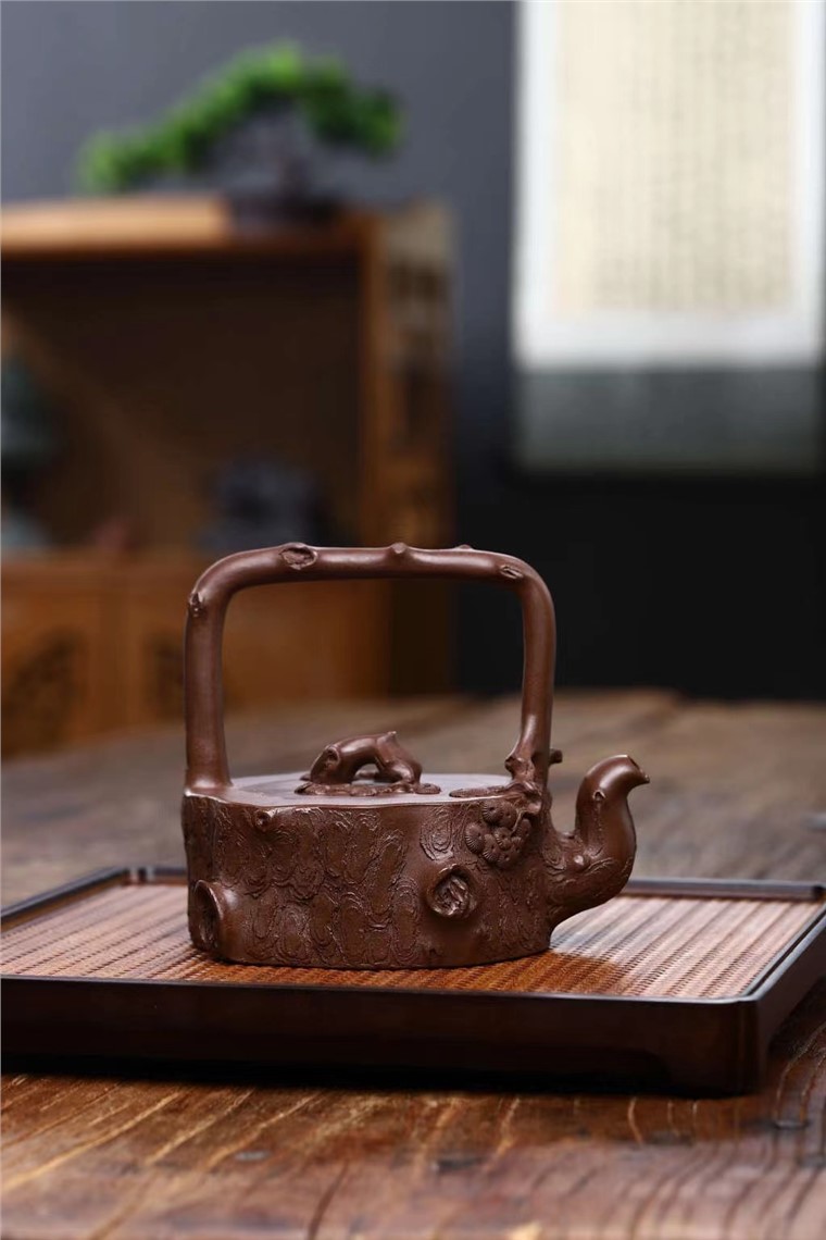 周龙华作品 松桩提梁图片