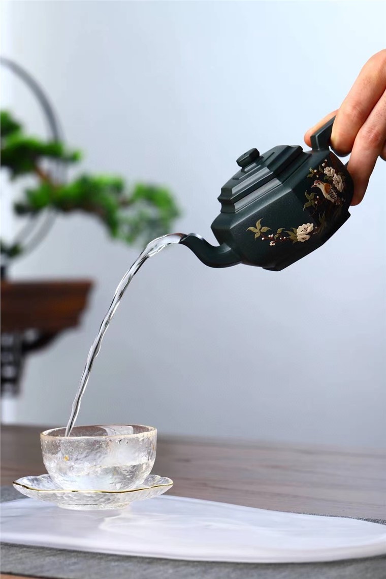 沈寅华作品 六方雪华