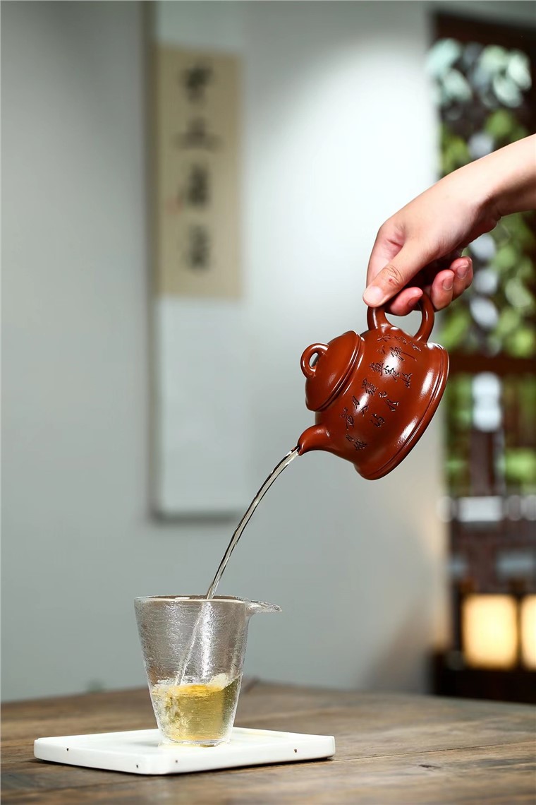 陈月娥作品 玉钟