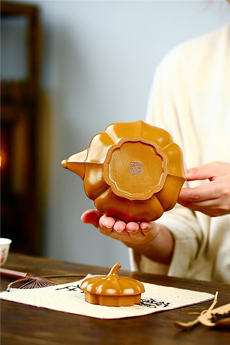 许爱萍作品 筋纹提梁