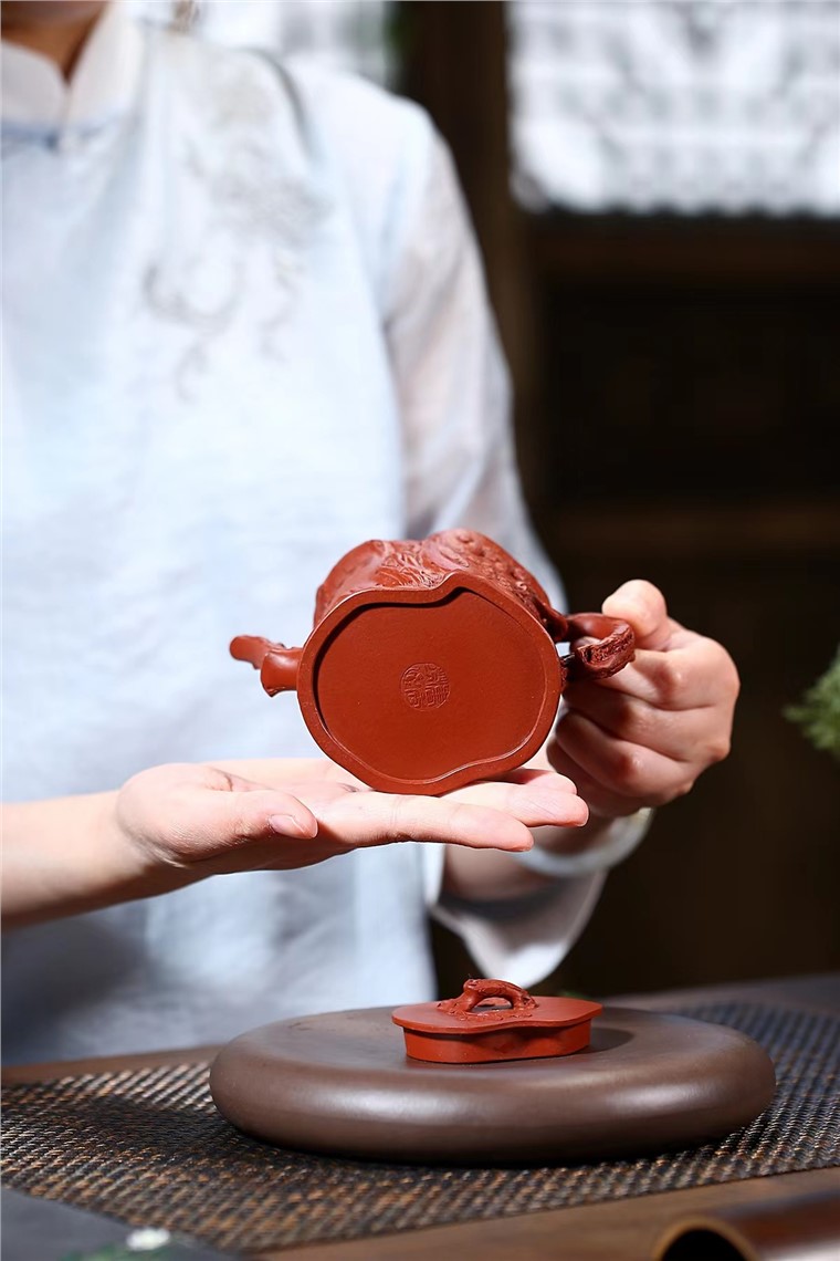 曹秀芬作品 松桩