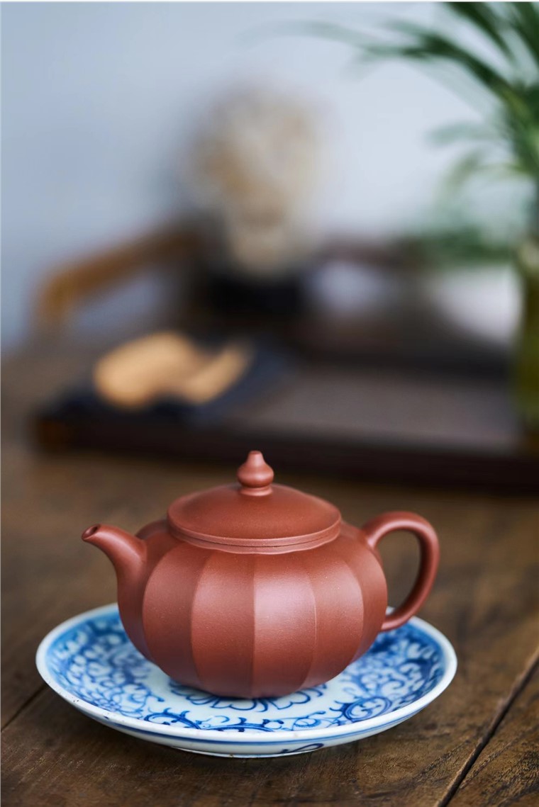 李霞作品 菱云壶图片