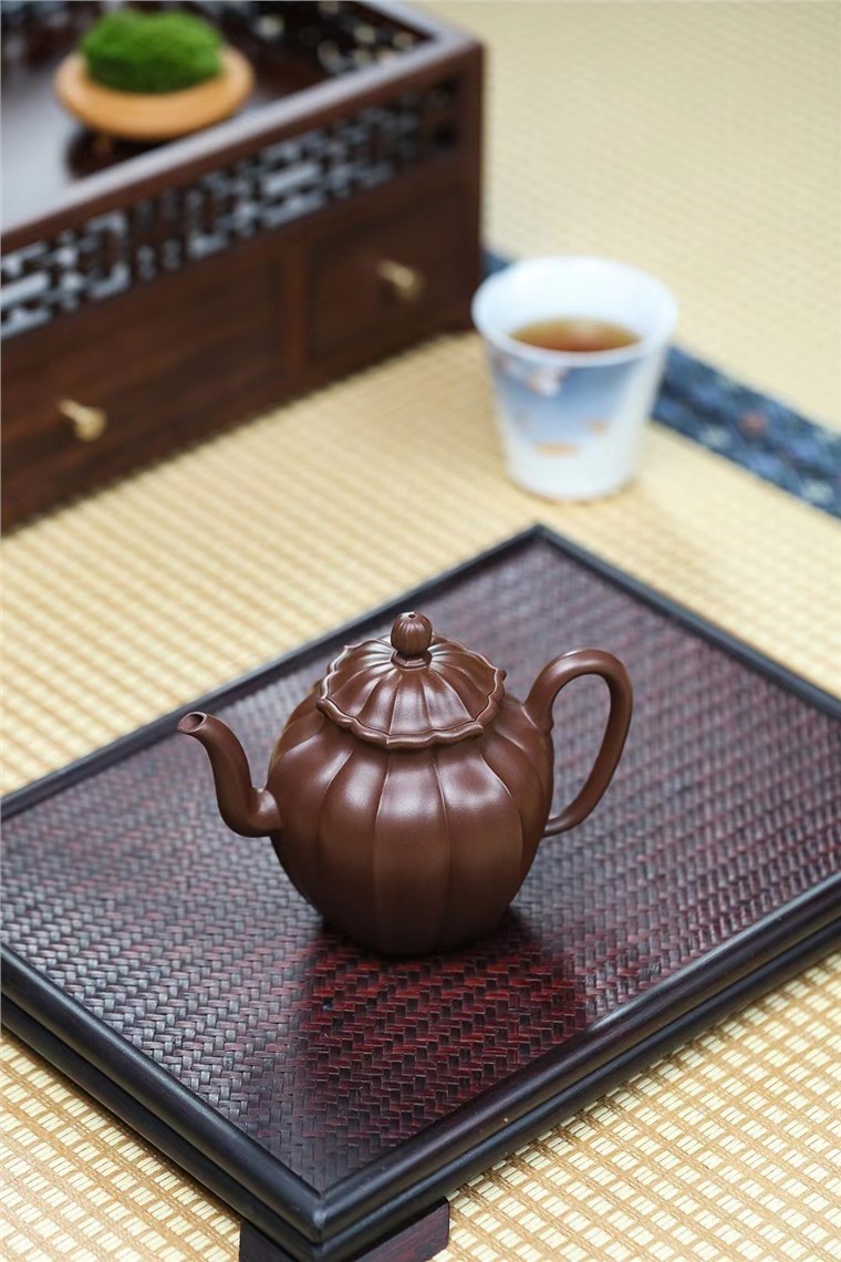 吴燕群作品 菱花宫灯图片