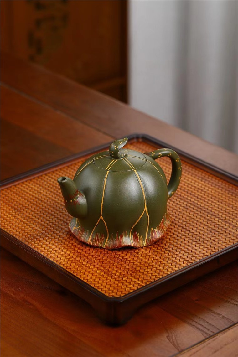 鲍明亚作品 荷叶壶图片