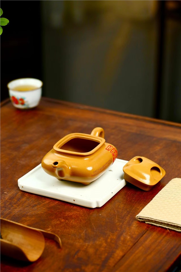 许爱萍作品 四方牛盖图片