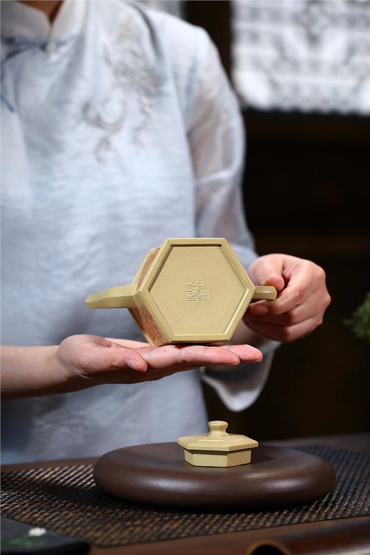 曹秀芬作品 六方宫灯