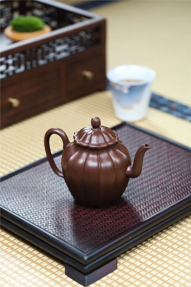 吴燕群作品 菱花宫灯图片