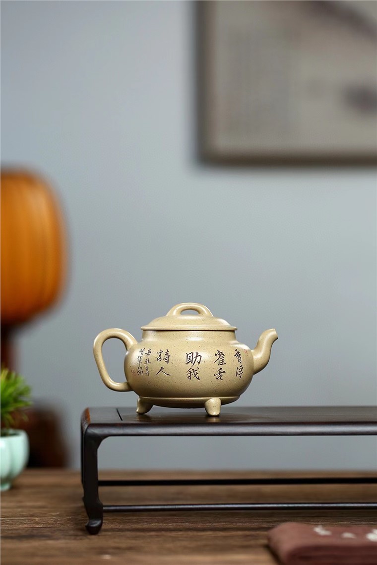 张暗军作品 三足雀啼图片