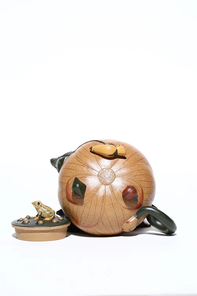 吴亚维作品 青蛙莲子九件套