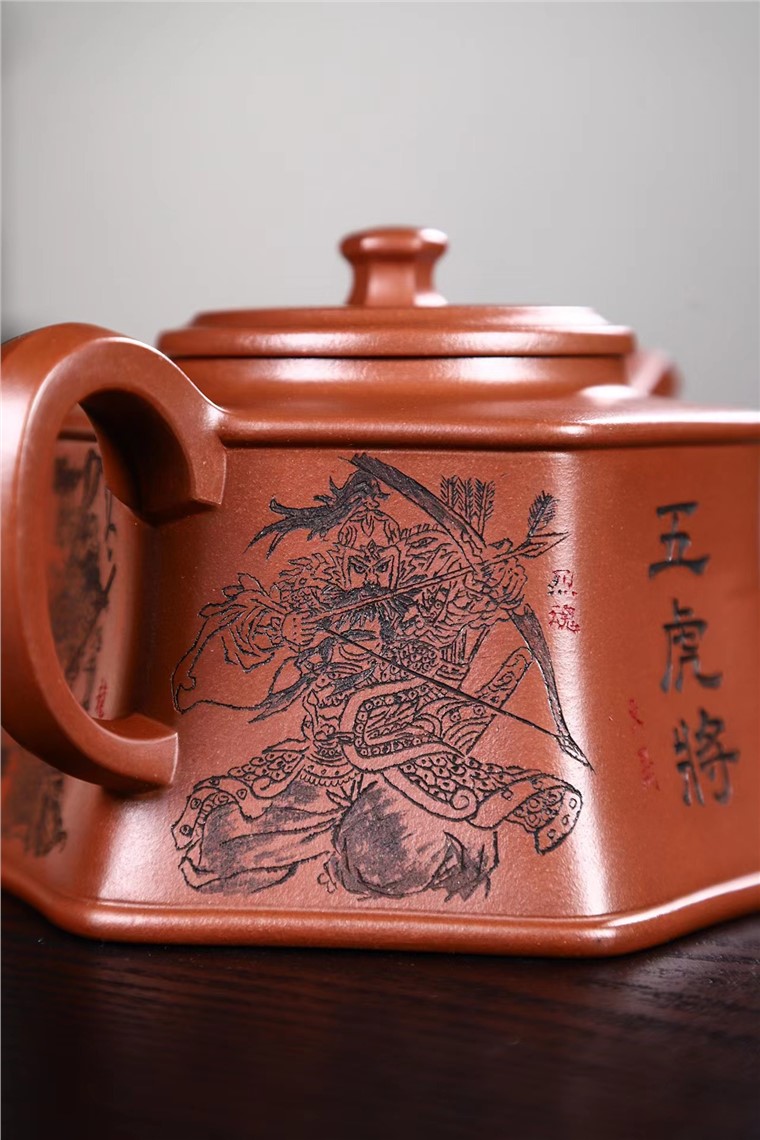 盛听凤作品 六方金钟图片