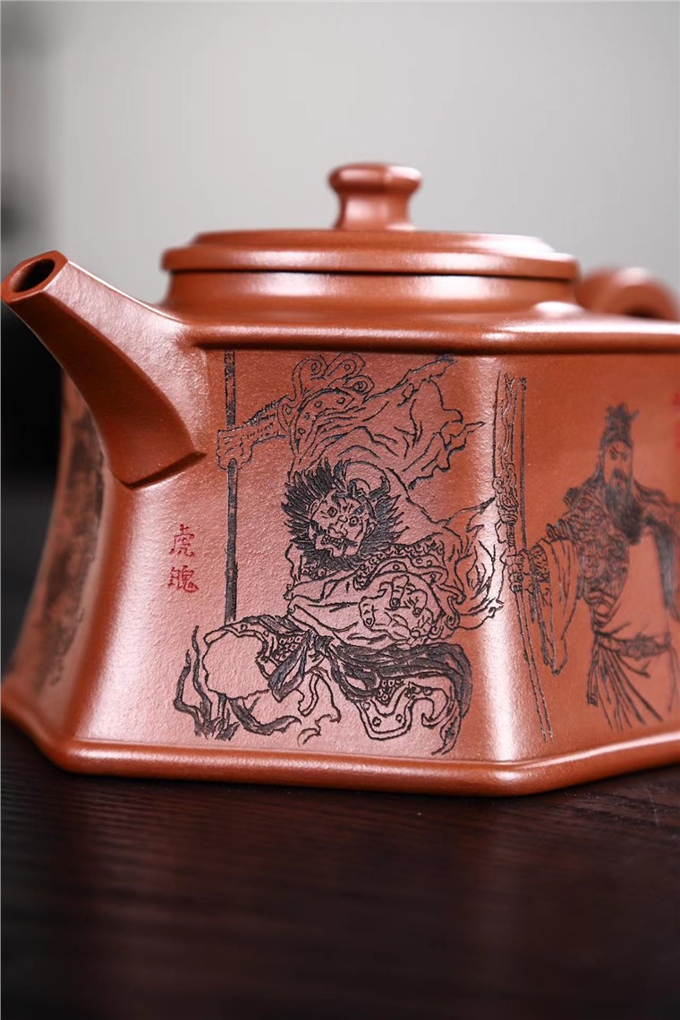 盛听凤作品 六方金钟图片