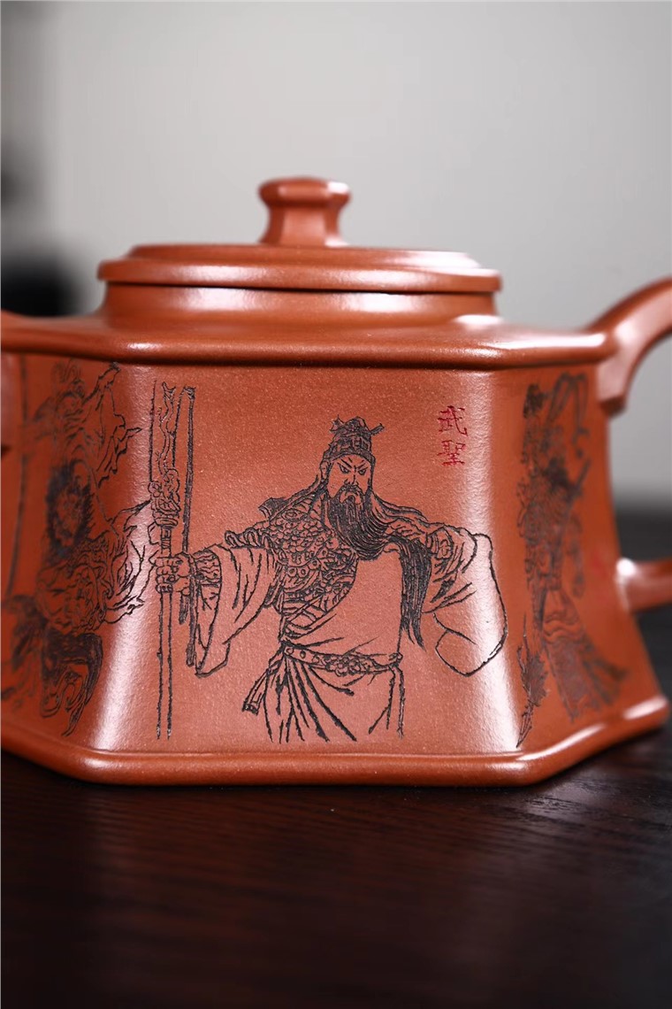 盛听凤作品 六方金钟图片