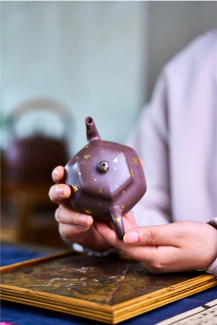 瞿剑作品 六方宫灯图片
