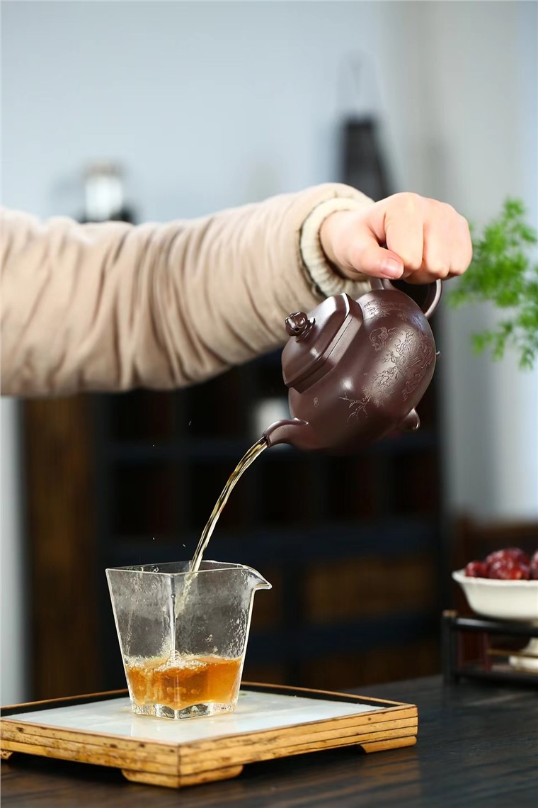 郭超钢作品 六合