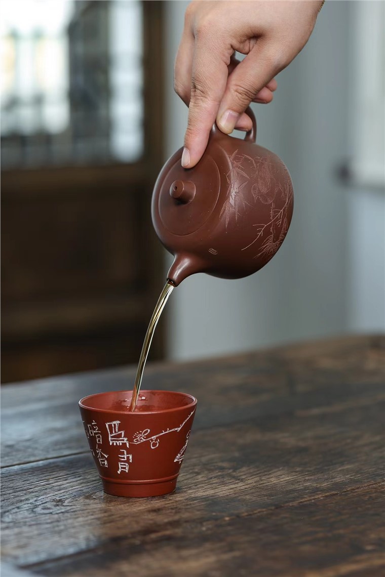 周发清作品 井栏