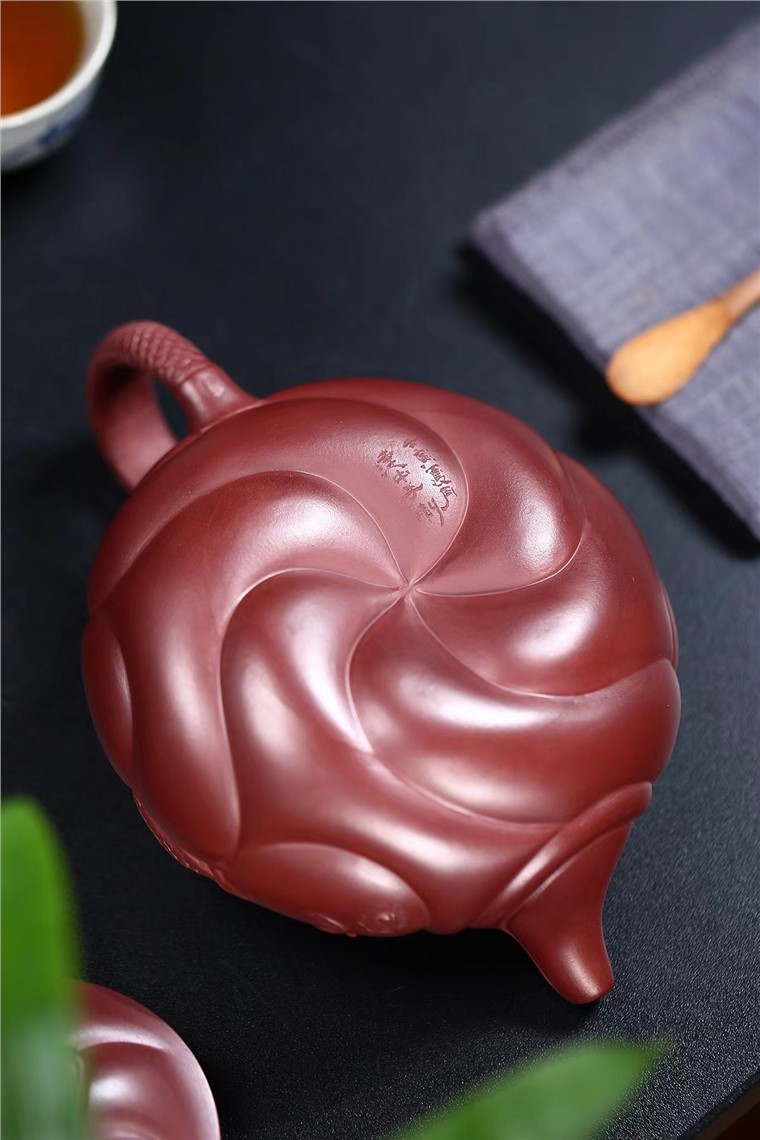 范建中作品 鱼化龙