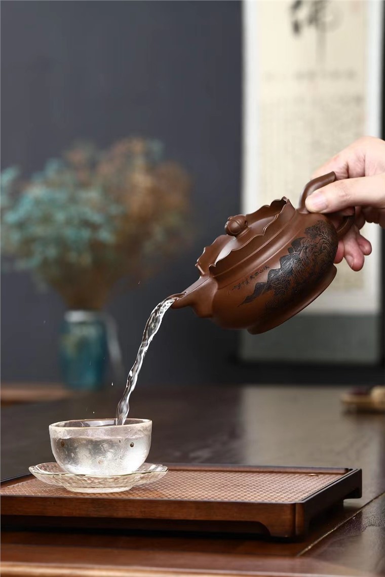 范建新作品 僧帽