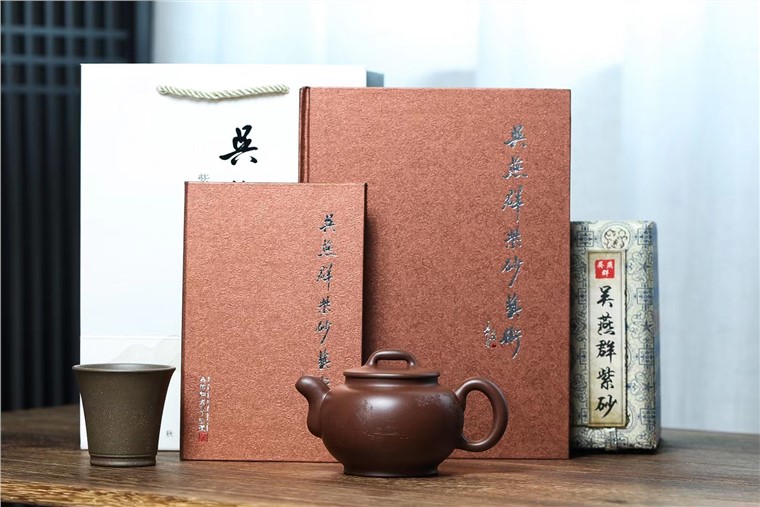 吴燕群作品 圆腹