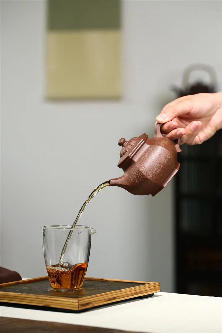 沈永娟作品 六方潘壶