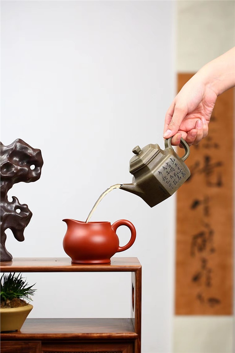王其明作品 六方德钟