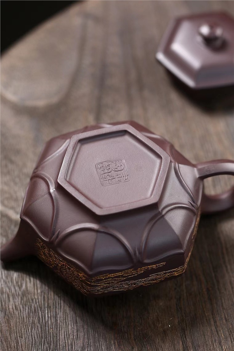 范建中作品 六方荷韵