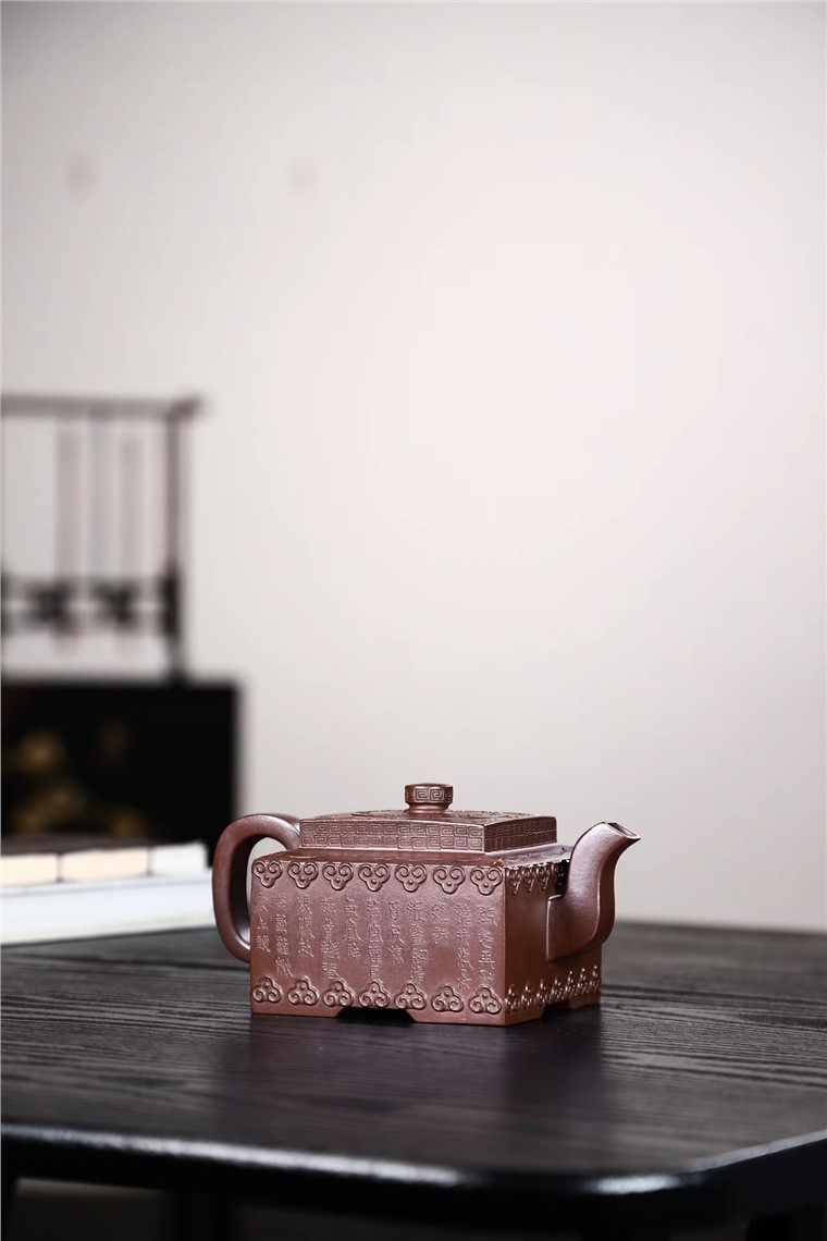 盛听凤作品 云肩四方图片