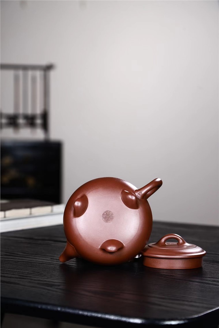 盛听凤作品 三足如意