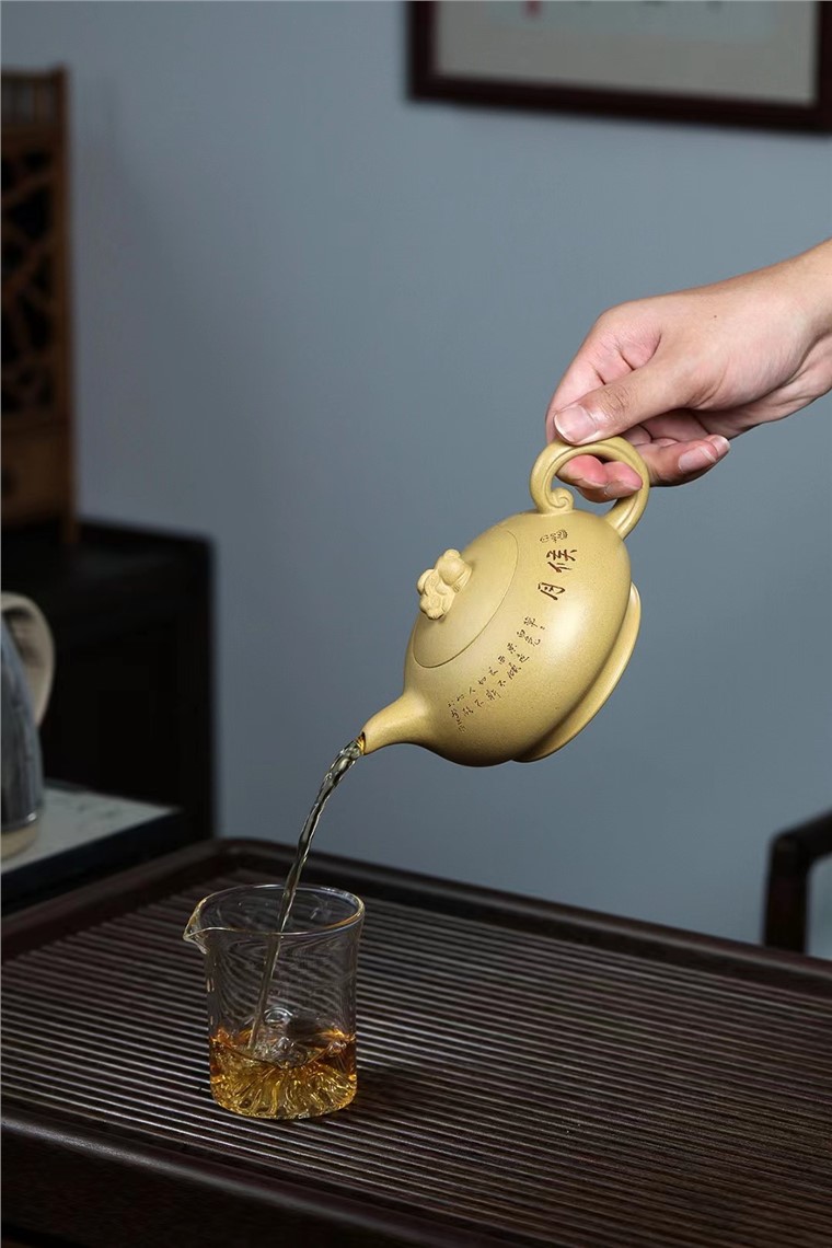 吴燕群作品 玉兔