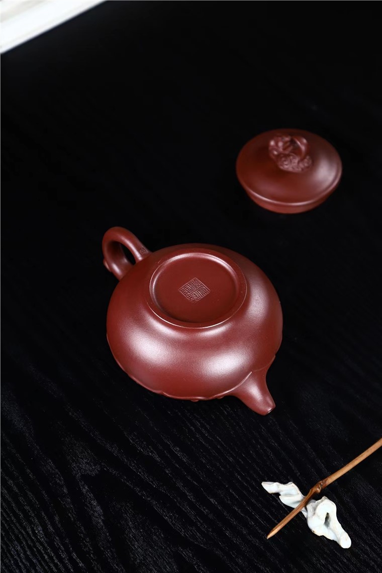 盛听凤作品 奔月