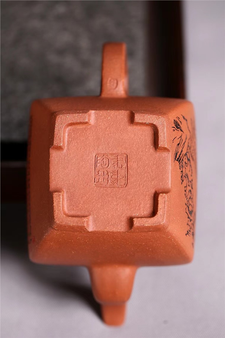 范建中作品 四方宝鼎