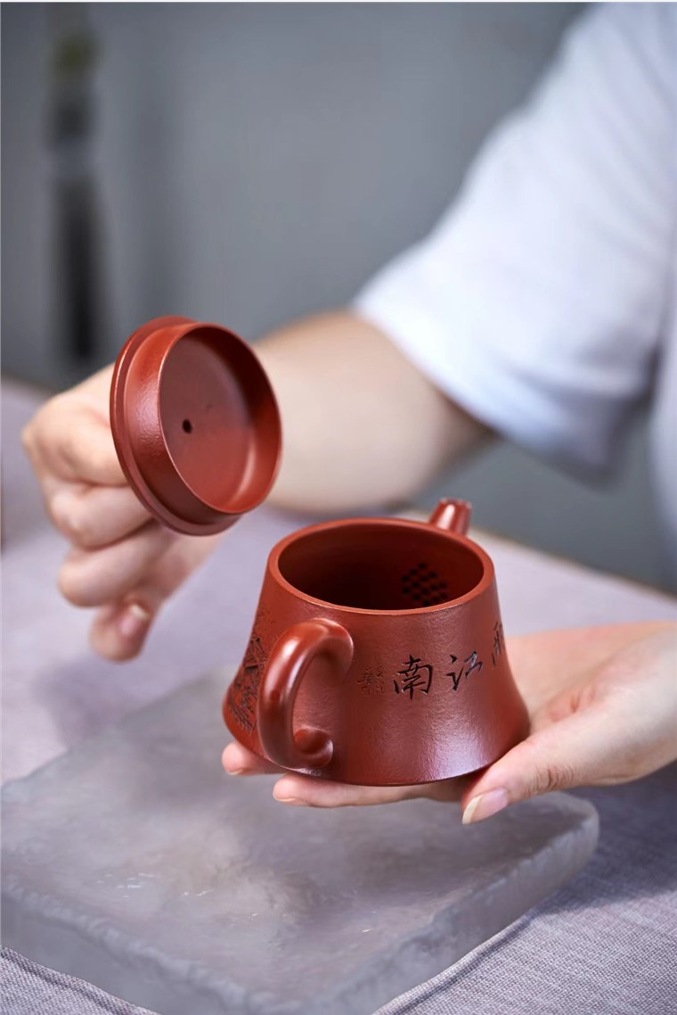 周良红作品 柱础