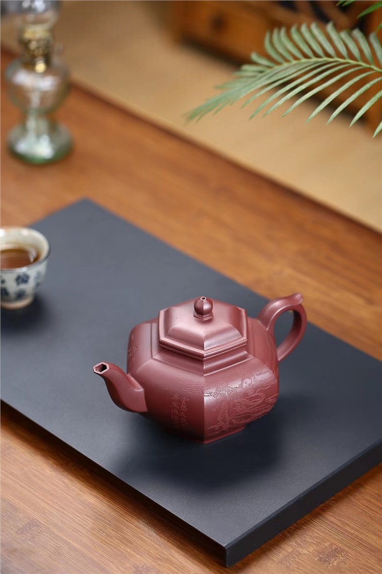王芳作品 六方笑樱图片