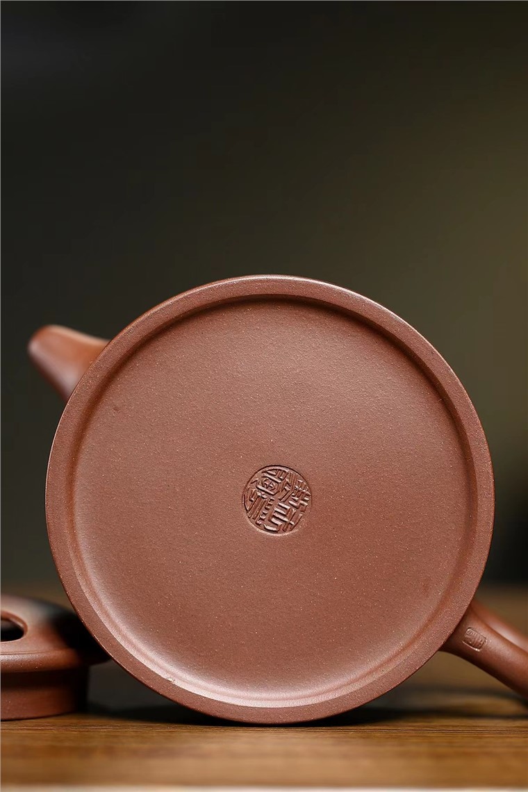 王芳作品 牛盖莲子