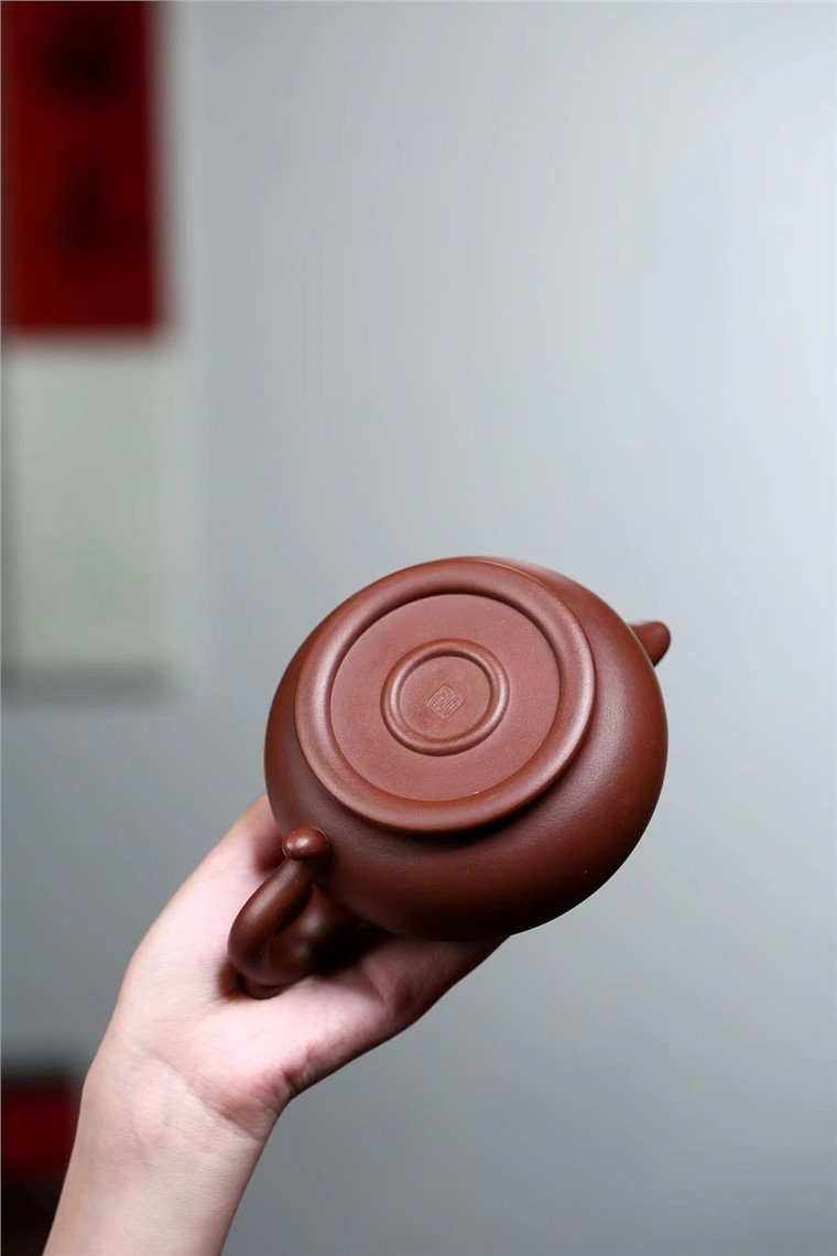 高建中作品 回纹如意图片