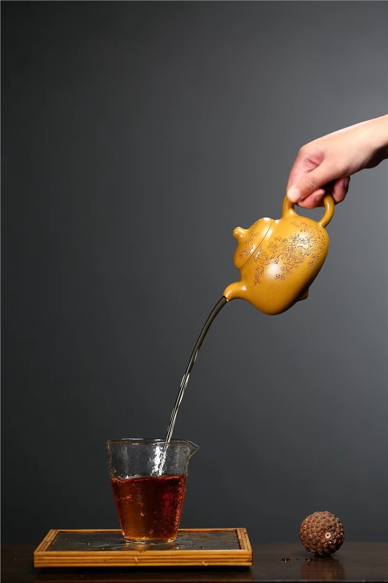 周建良作品 乳鼎