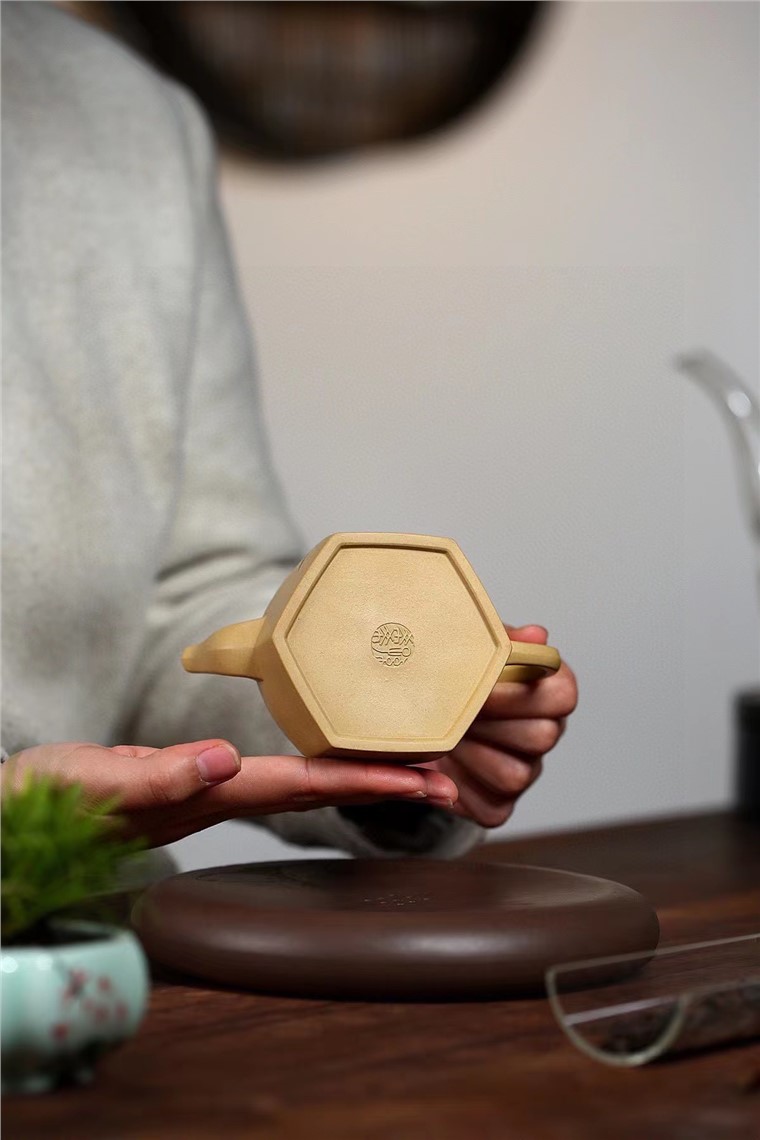 孙希希作品 六方秦权图片
