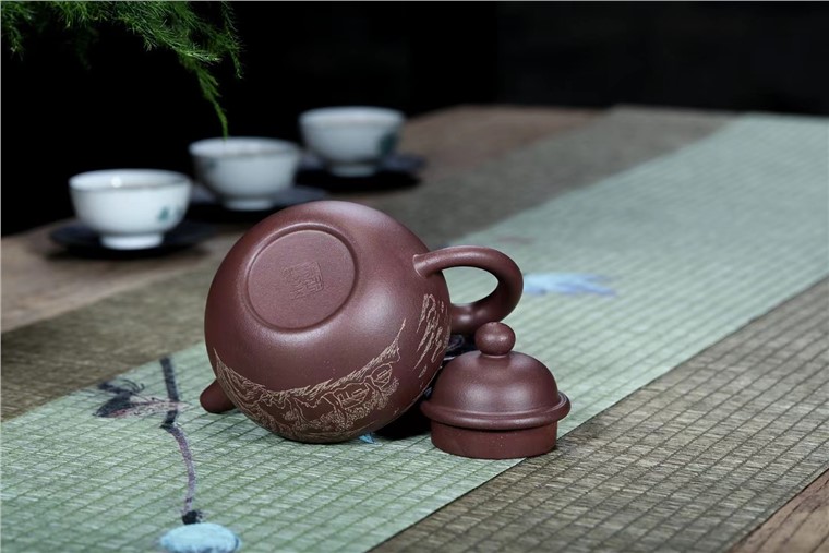 王小妹作品 掇球