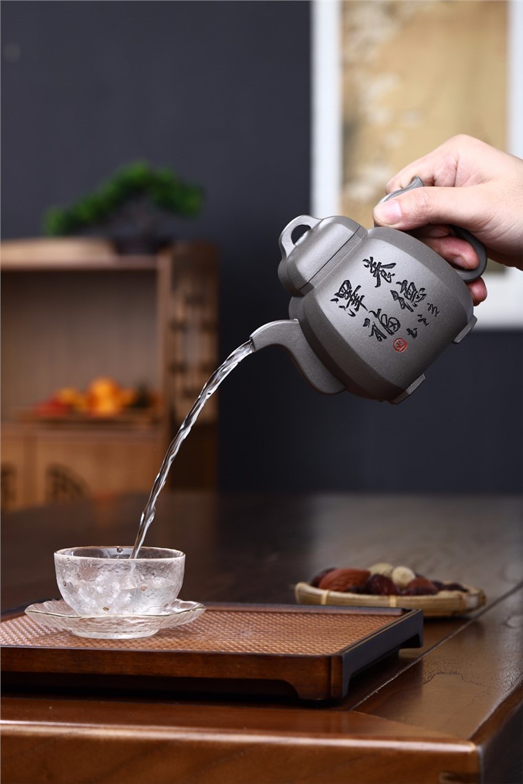 何其仙作品 福临八方